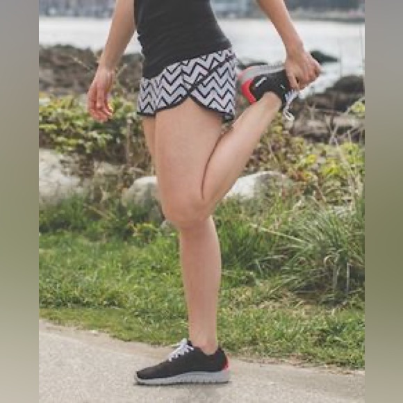 lululemon Seawheeze 2014 Tracker Short II - Picture 2 of 4